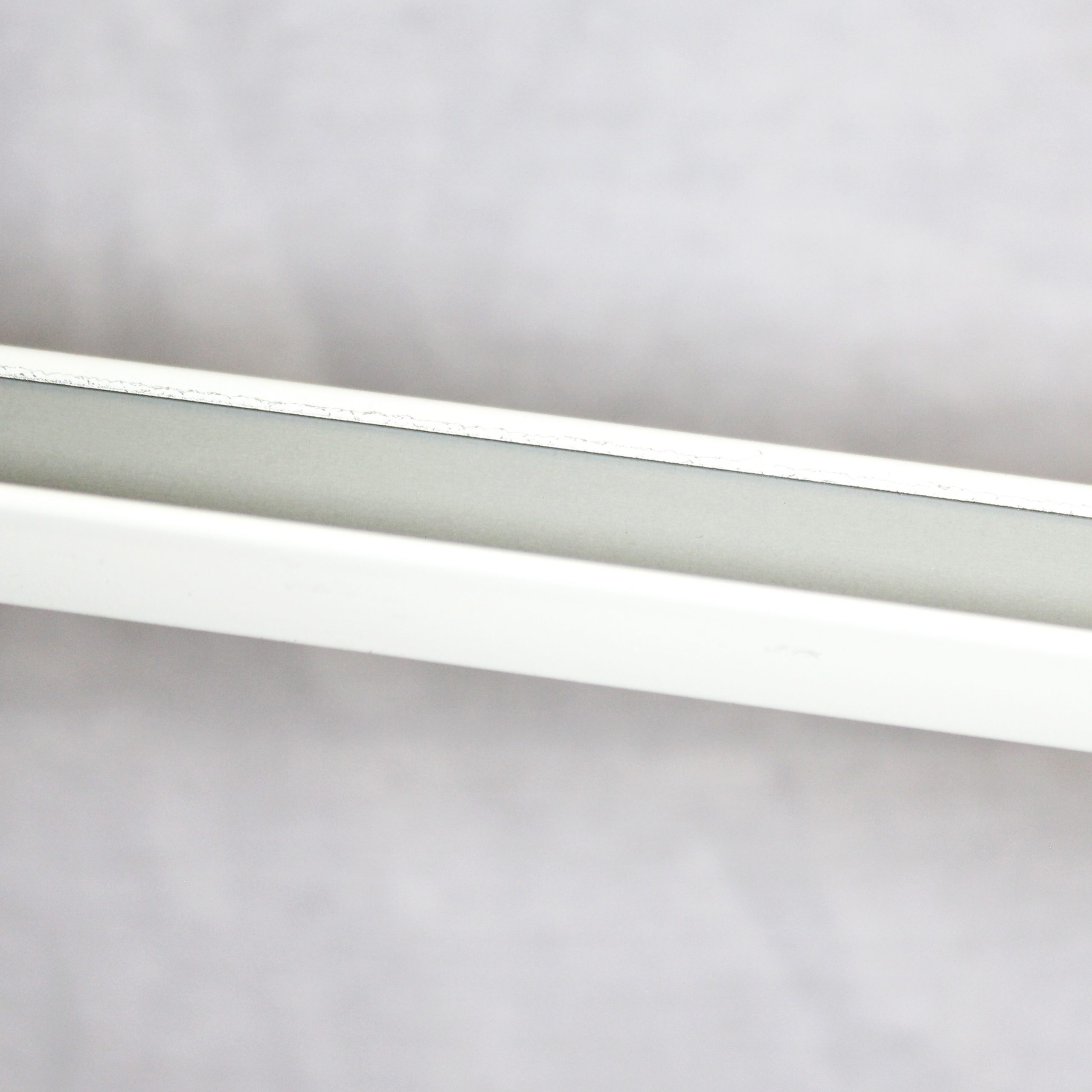 Ángulo perimetral M7 | 7/8” – Flat white